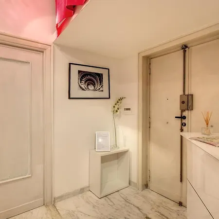 Vatican Suites 2 *